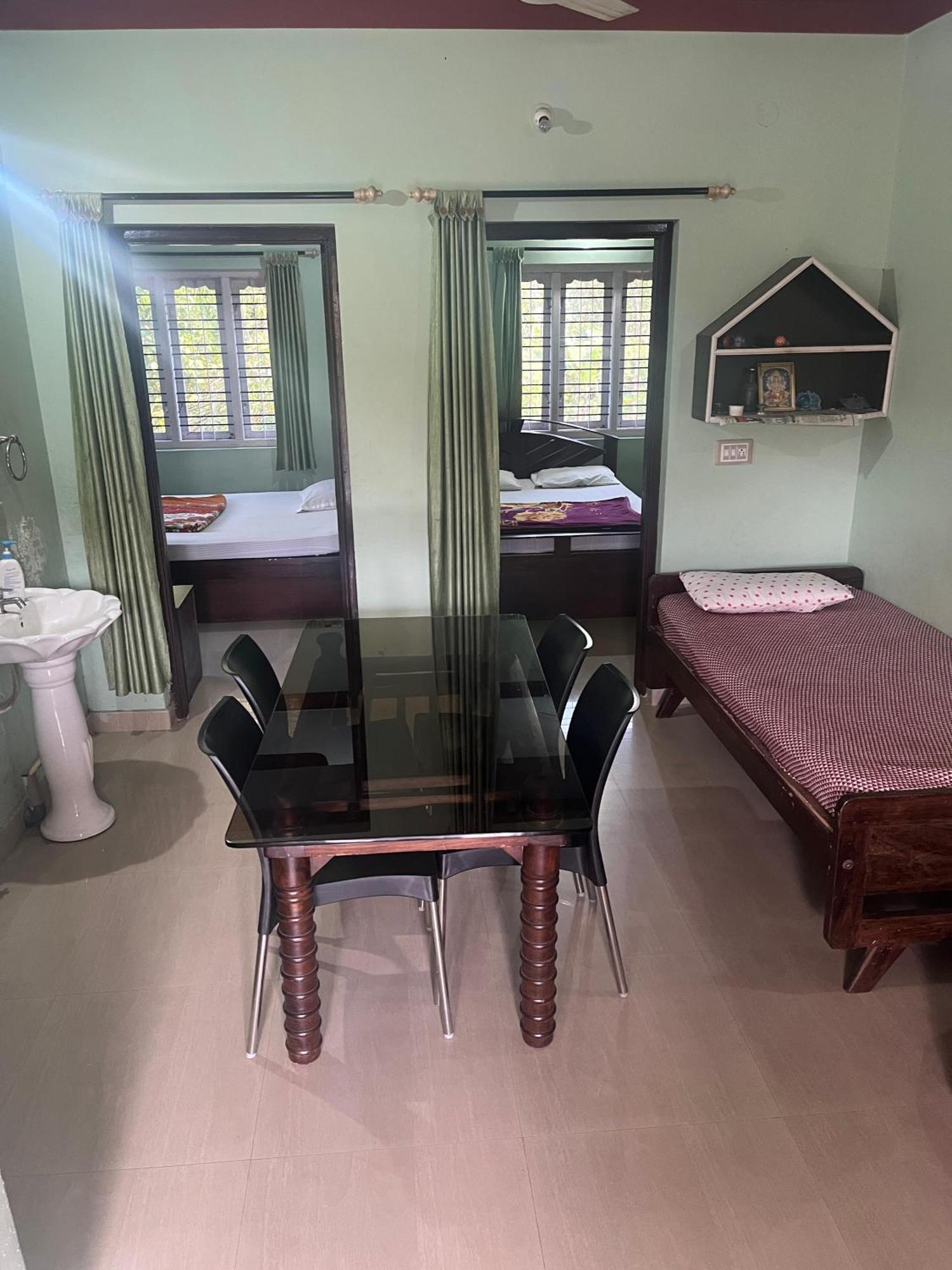 Eshwarkrupa Homestay Madikeri Exterior foto
