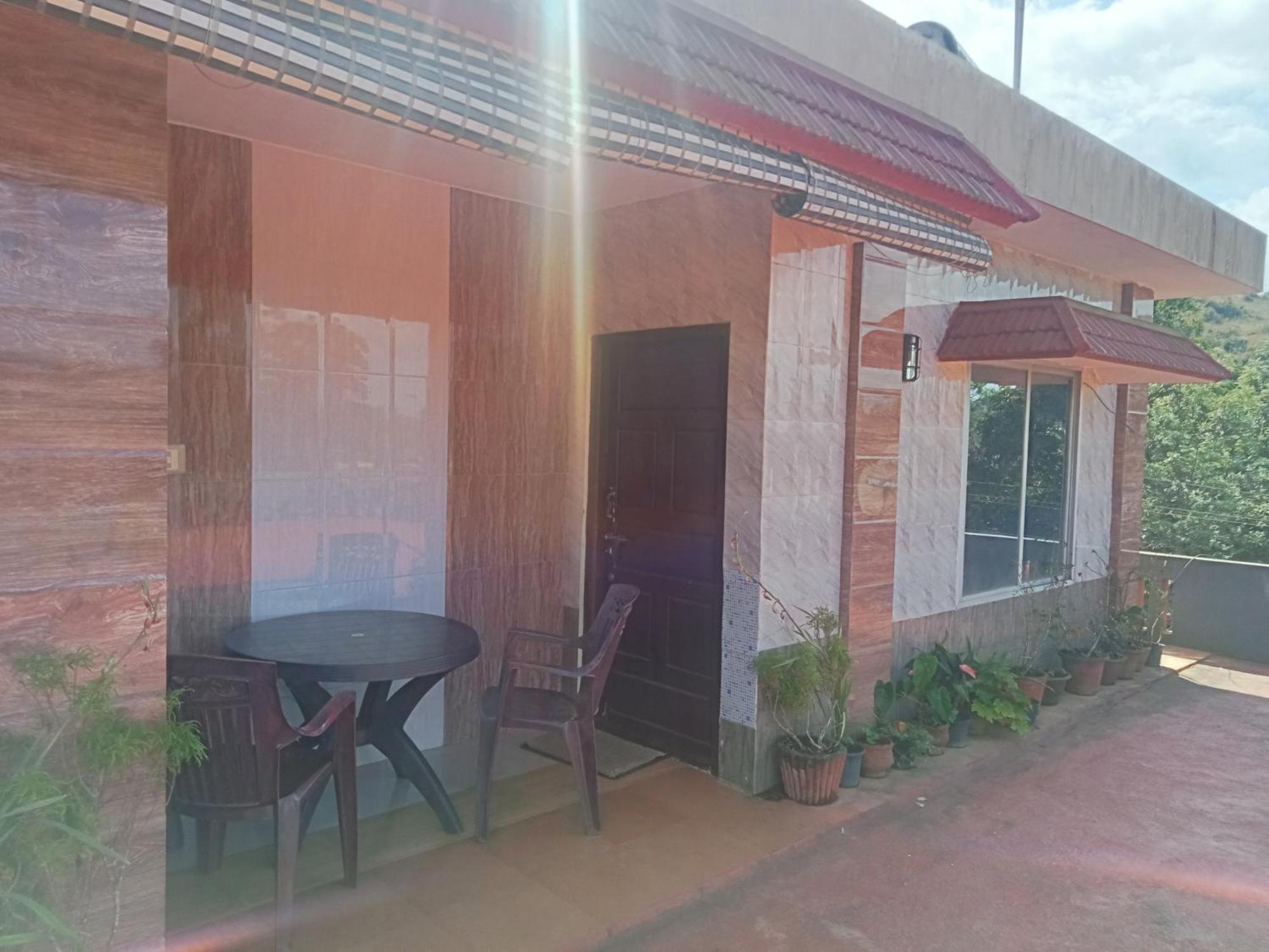 Eshwarkrupa Homestay Madikeri Exterior foto